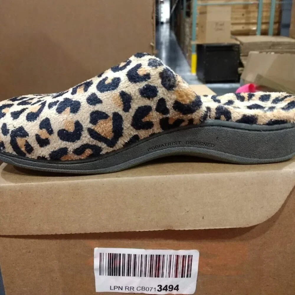 Vionic Women’s Gemma Mule Slipper, Leopard 6